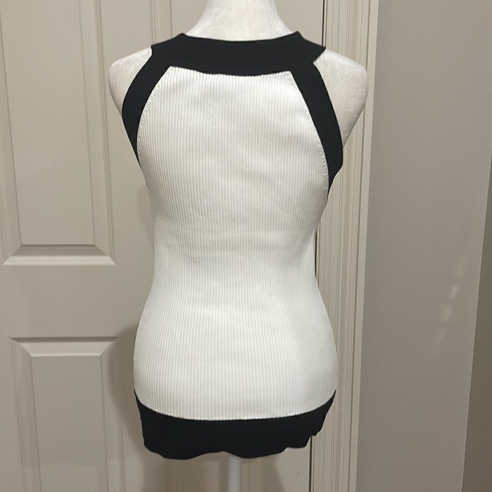Carmen Marc Valvo Knit Sleeveless Sweater Size Small - Picture 2 of 4
